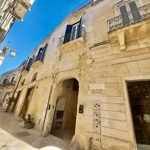 Li Frati , Lecce Italië